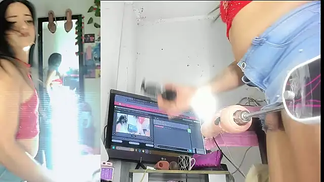 Snapshot of _Fernanda_Sanchez chatting on November 1, 7:52 pm Fernanda Sanchez online show from November 1, 7:52 pm