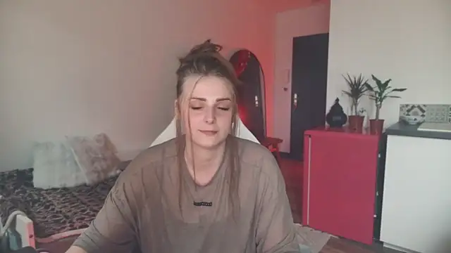 ce leste   online show from April 25, 4:37 pm