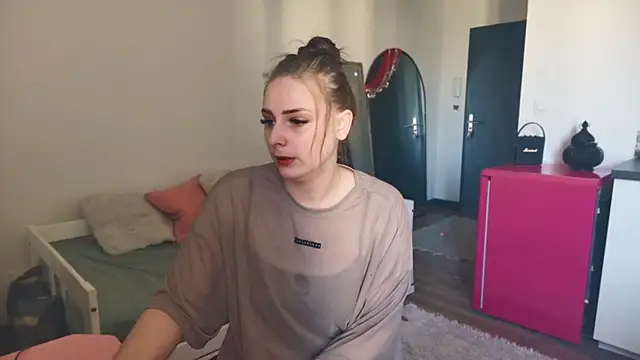 ce leste   online show from February 7, 11:51 am