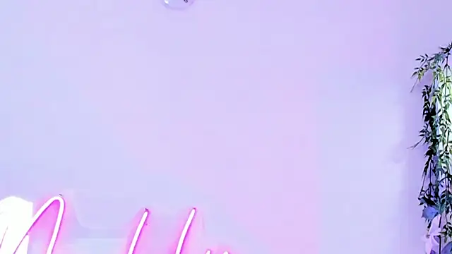 MaddyParisi online show from March 21, 4:39 am