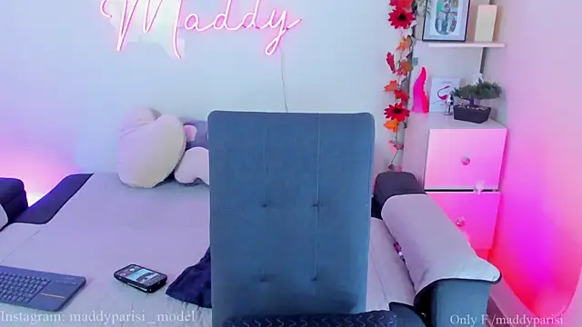 Snapshot of MaddyParisi chatting on May 20, 4:48 pm MaddyParisi online show from May 20, 4:48 pm