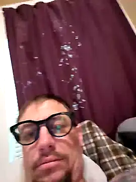Snapshot of Highfrog1 chatting on May 5, 8:01 pm Highfrog1 online show from May 5, 8:01 pm