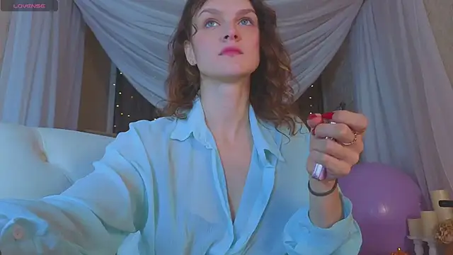 Snapshot of Soo_dreamy chatting on November 17, 1:20 am Soo dreamy online show from November 17, 1:20 am