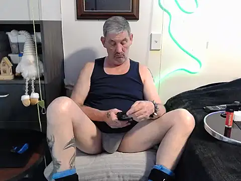 ChunkyMonkey007 online show from December 5, 5:39 am