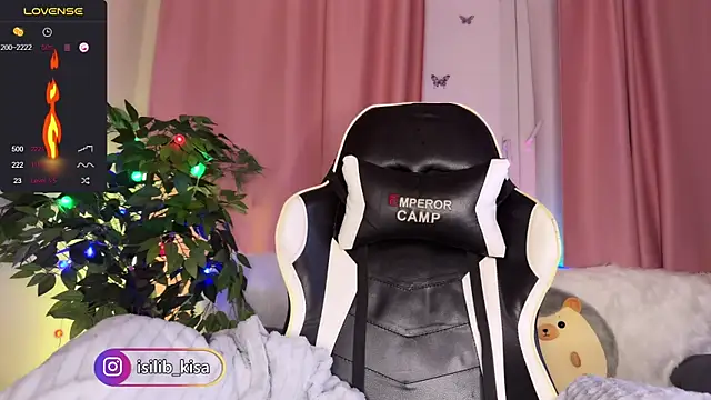 Snapshot of -Lisa_Kisa- chatting on December 8, 9:52 pm -Lisa Kisa- online show from December 8, 9:52 pm