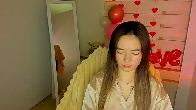 Bella XO online show from March 13, 1:50 pm