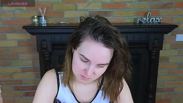 Ellie Sunset online show from April 15, 7:47 am