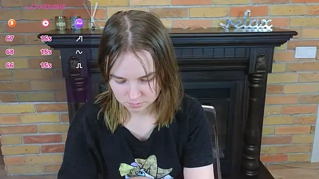 Snapshot of Ellie_Sunset chatting on June 9, 1:23 pm Ellie Sunset online show from June 9, 1:23 pm