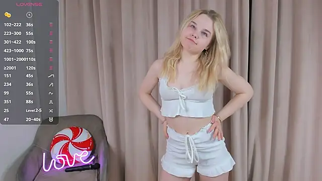 OdetteHarwick online show from March 15, 6:04 pm