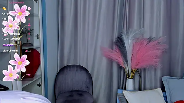 OdetteHarwick online show from September 27, 8:20 am