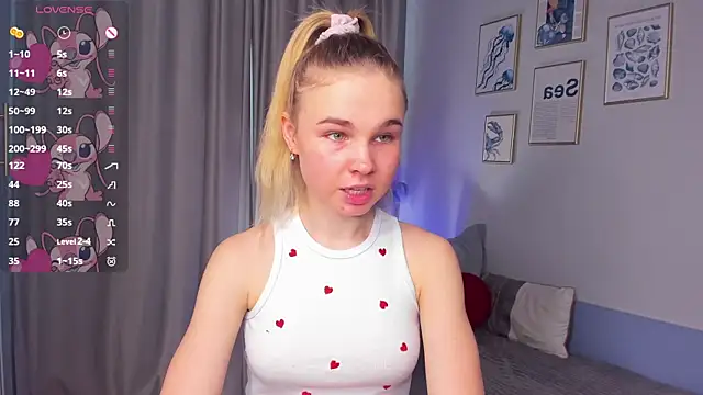 OdetteHarwick online show from December 3, 9:42 am