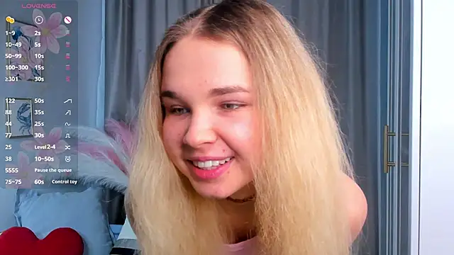 OdetteHarwick online show from October 22, 8:03 am