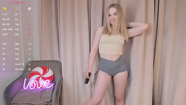 OdetteHarwick online show from March 23, 7:14 pm