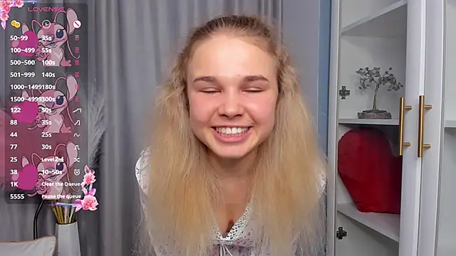 OdetteHarwick online show from September 14, 7:42 am