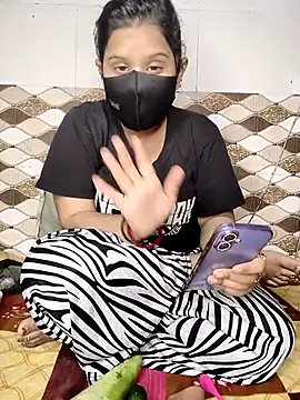 pihu32824 online show from February 19, 7:55 pm