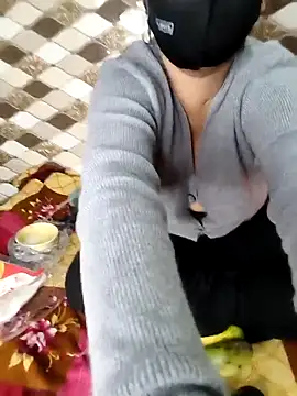 pihu32824 online show from December 20, 8:12 pm