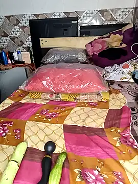 Snapshot of pihu32824 chatting on September 25, 7:36 am pihu32824 online show from September 25, 7:36 am