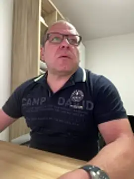 coupleLatinaLovers online show from April 13, 5:00 am