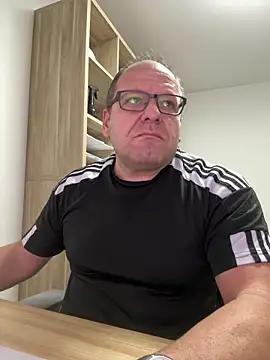 coupleLatinaLovers online show from October 31, 6:21 am