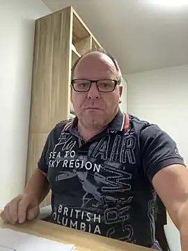 coupleLatinaLovers online show from October 23, 4:55 am