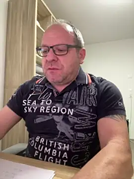 coupleLatinaLovers online show from November 26, 6:24 am