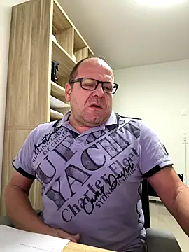 coupleLatinaLovers online show from October 22, 4:56 am