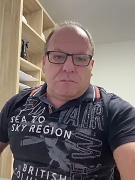 coupleLatinaLovers online show from October 30, 6:01 am