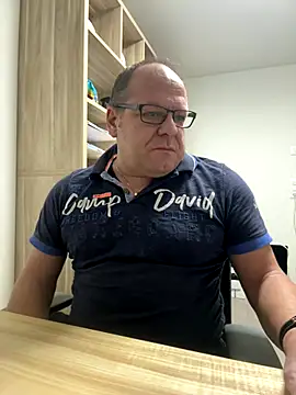 coupleLatinaLovers online show from December 22, 7:08 am