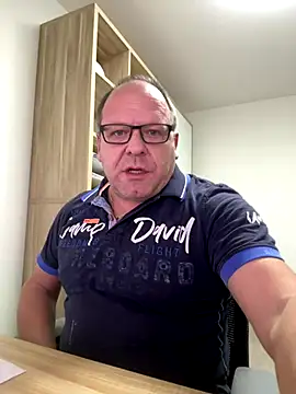 coupleLatinaLovers online show from November 24, 8:25 am