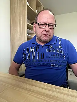 coupleLatinaLovers online show from March 25, 10:03 am