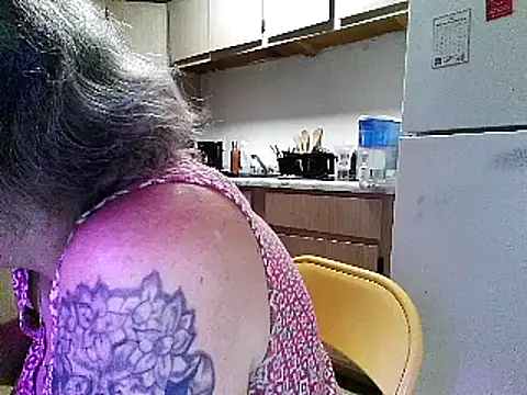 Snapshot of GraceHenderson chatting on March 16, 3:28 pm GraceHenderson online show from March 16, 3:28 pm