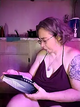 Snapshot of GraceHenderson chatting on March 8, 5:07 am GraceHenderson online show from March 8, 5:07 am