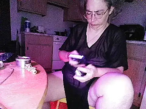 Snapshot of GraceHenderson chatting on March 12, 7:04 pm GraceHenderson online show from March 12, 7:04 pm
