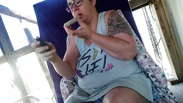 Snapshot of GraceHenderson chatting on November 10, 4:56 pm GraceHenderson online show from November 10, 4:56 pm