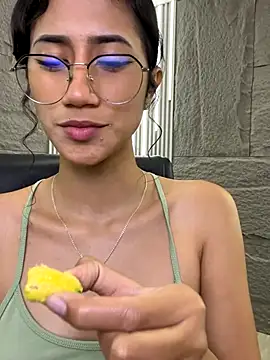 Snapshot of KaitlynLoveCam chatting on September 30, 11:00 pm KaitlynLoveCam online show from September 30, 11:00 pm