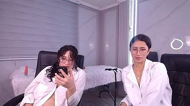 Snapshot of KaitlynLoveCam chatting on September 16, 10:27 am KaitlynLoveCam online show from September 16, 10:27 am