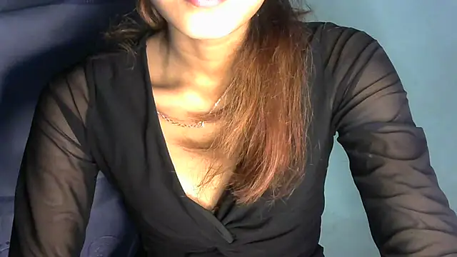 Snapshot of jassi-just18 chatting on January 1, 2:42 pm jassi-just18 online show from January 1, 2:42 pm