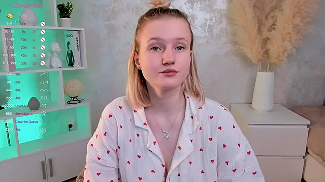 MaydaFoulk online show from March 3, 5:16 am
