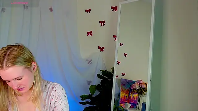 MaydaFoulk online show from March 16, 1:35 am