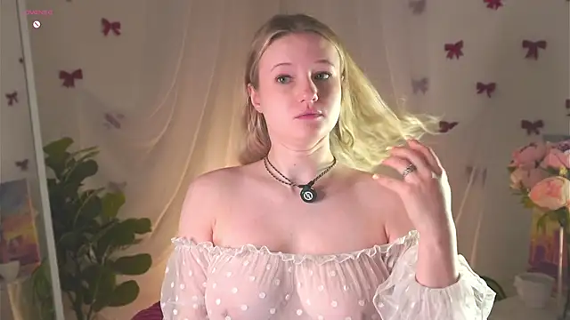 MaydaFoulk online show from April 22, 1:12 am