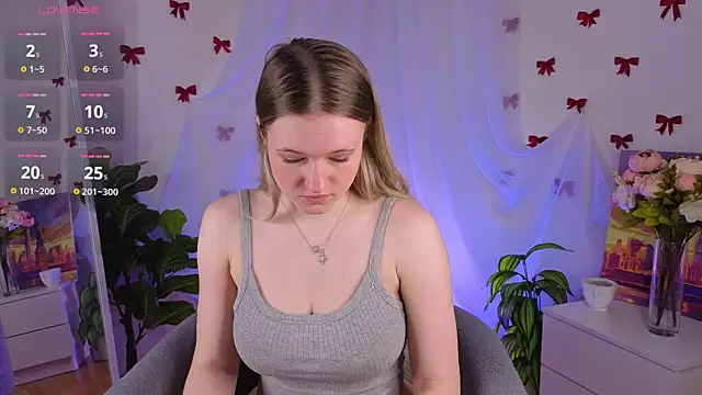 MaydaFoulk online show from March 4, 1:13 am