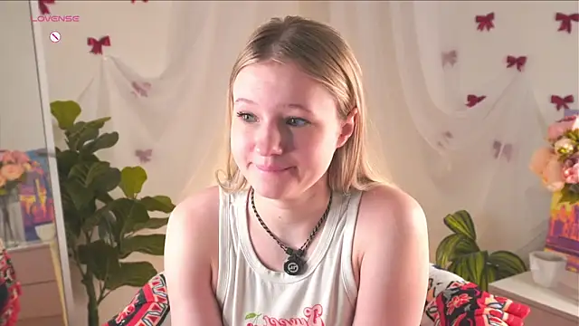 MaydaFoulk online show from March 30, 1:18 am