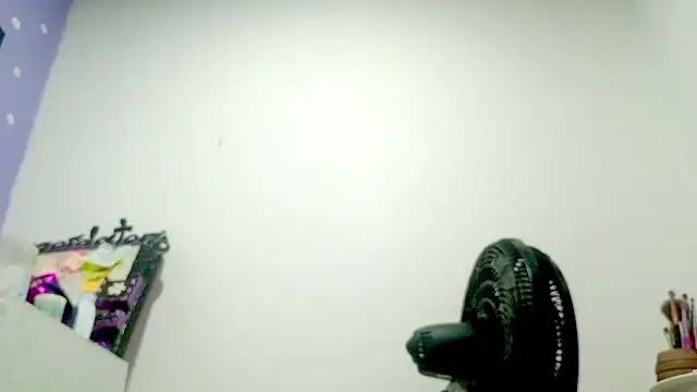 PetiteIvoryQueen19 online show from March 24, 2:00 am