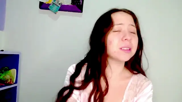 PetiteIvoryQueen19 online show from May 7, 5:01 am