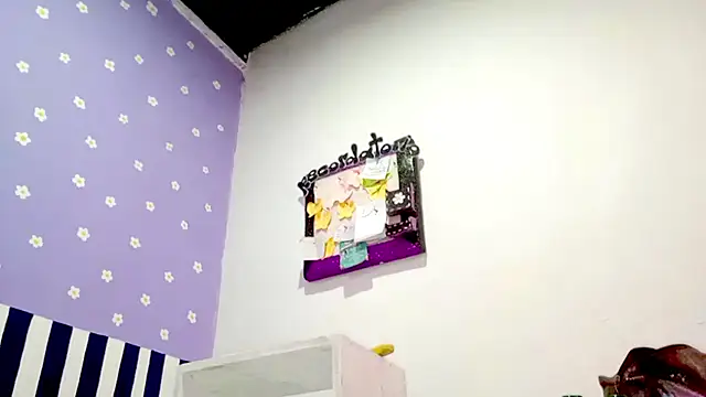 PetiteIvoryQueen19 online show from March 5, 5:20 pm