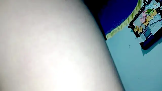 PetiteIvoryQueen19 online show from November 13, 3:32 am