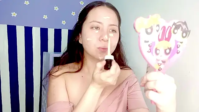 PetiteIvoryQueen19 online show from April 4, 1:34 am