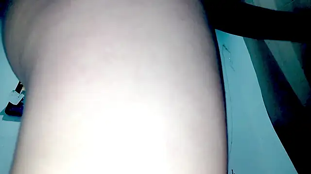 PetiteIvoryQueen19 online show from November 8, 3:21 am