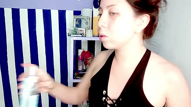 PetiteIvoryQueen19 online show from April 19, 7:09 am