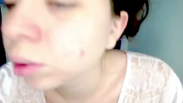 PetiteIvoryQueen19 online show from April 18, 4:37 am